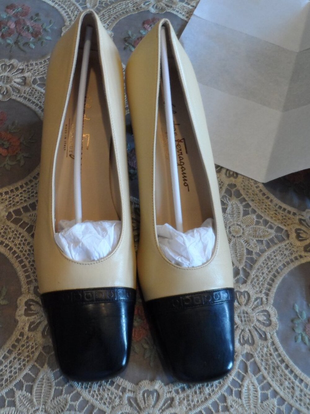 Salvatore Ferragamo Rochet Beige & Black Cap Toe Pumps Size 10AA NIB